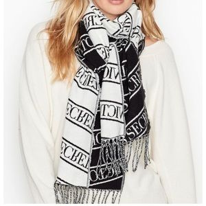 victoria’s secret scarf